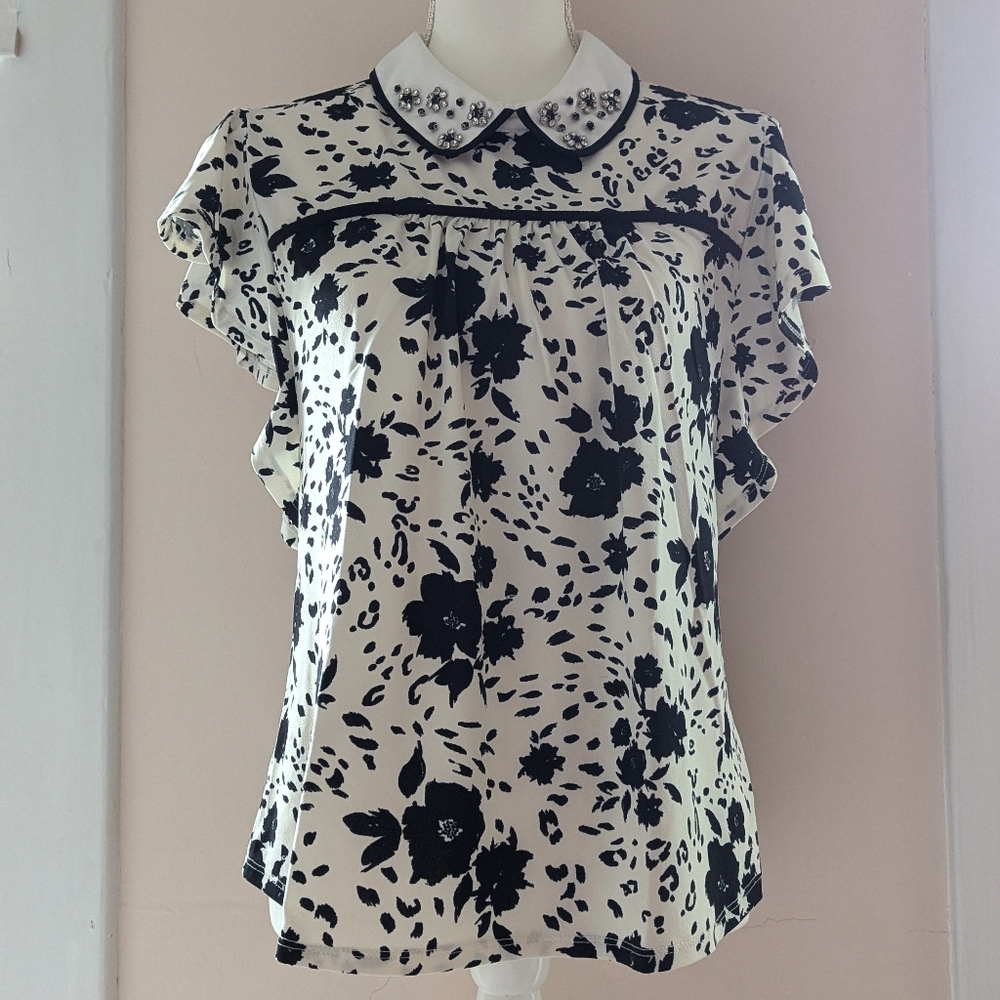 Black & white floral print blouse flowy Peter Pan collar rhinestone fun small - Picture 10 of 14